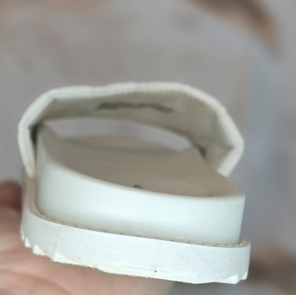 Slides - Picture 3 of 6